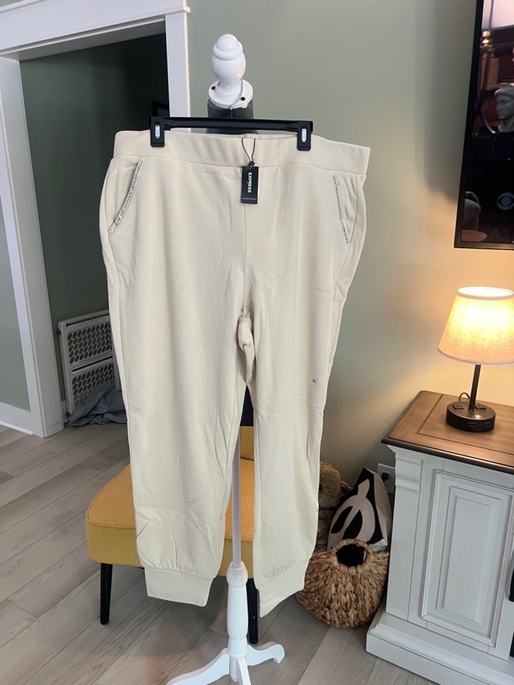 Express Cream Fleece-Lined Pull-On Joggers